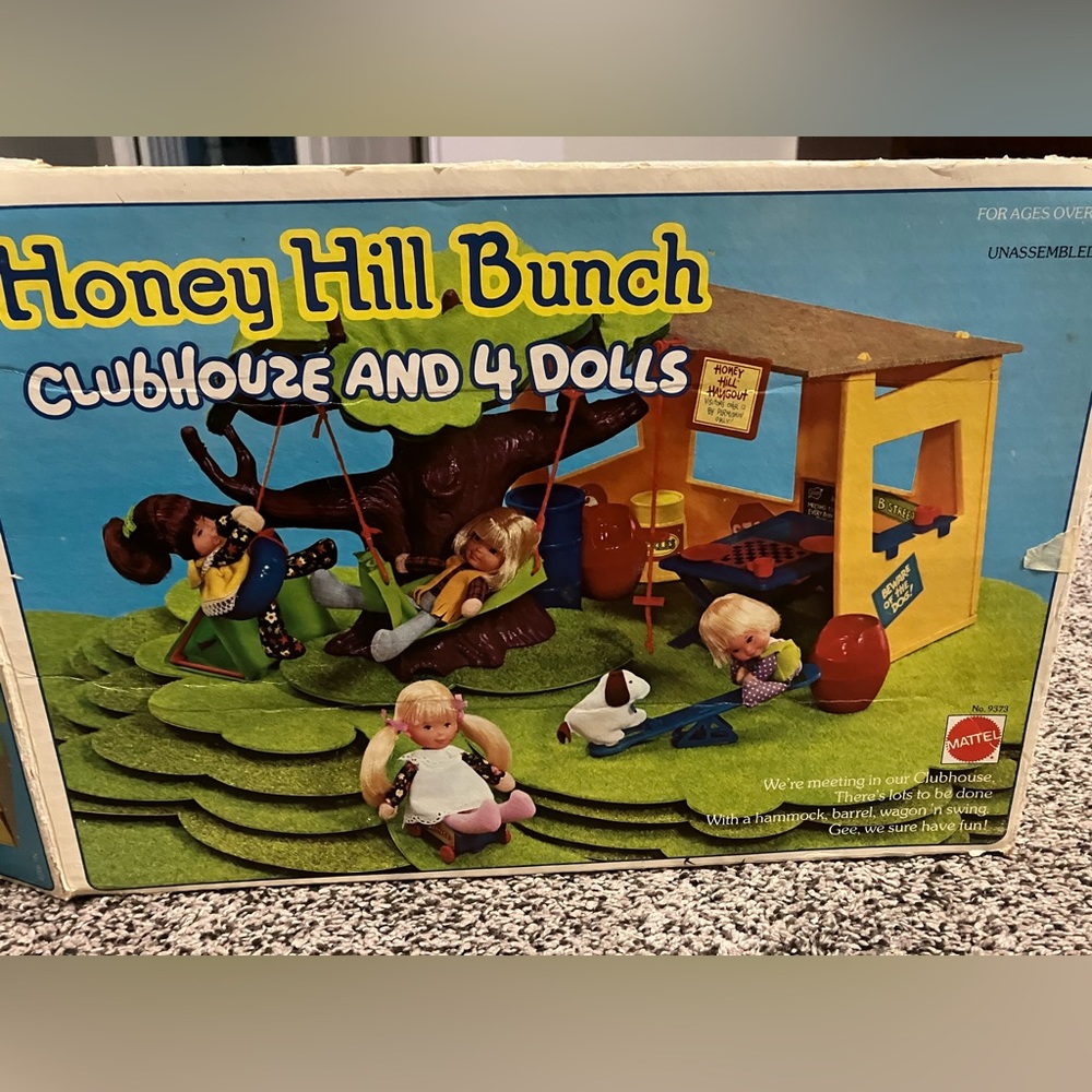 Vintage 1975 Honey Hill Bunch Accessories and Dolls Set
